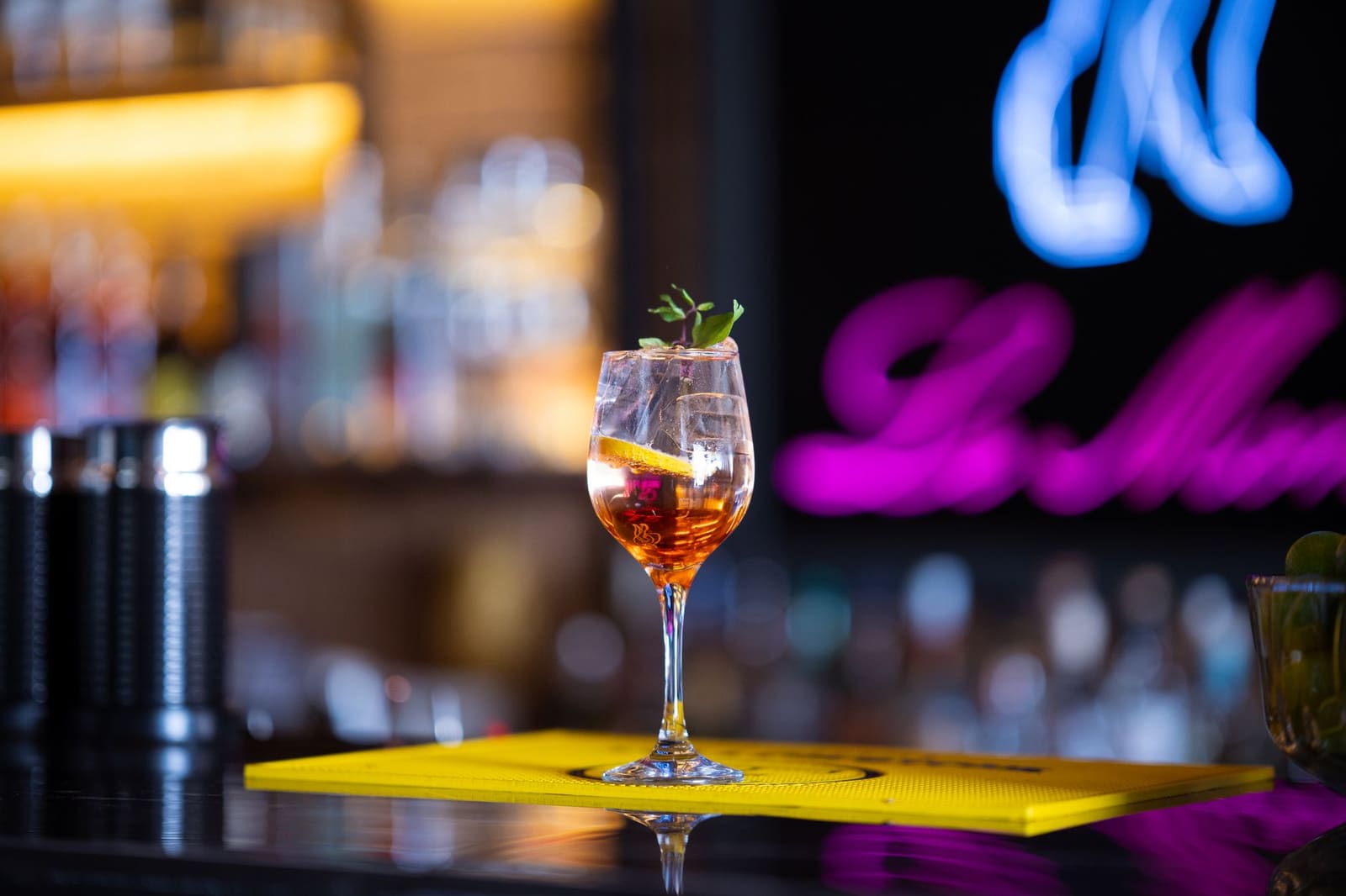 Spritz op een terras in de zon