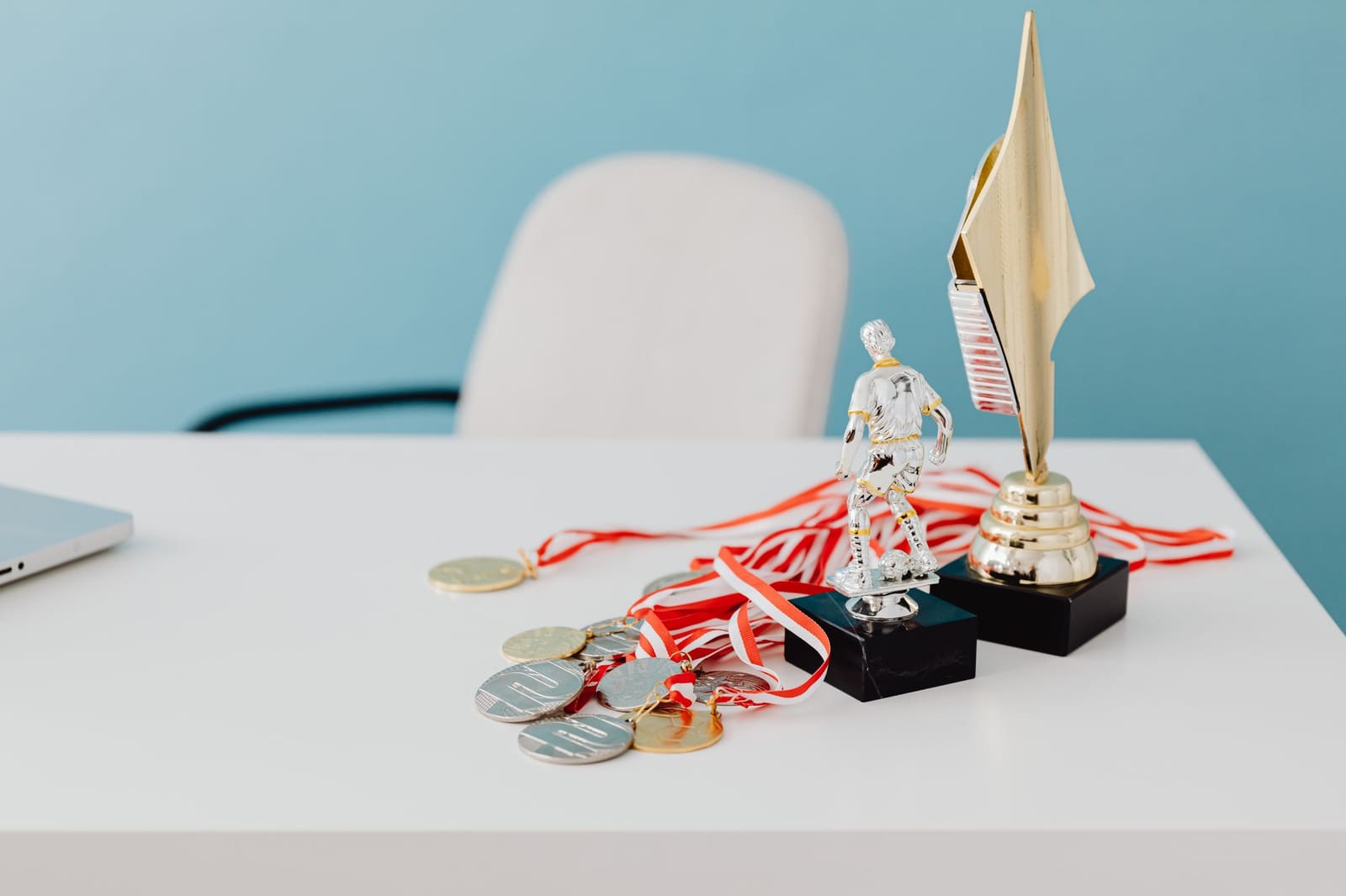 Gouden trofee klaargezet als prijs voor een vakwedstrijd