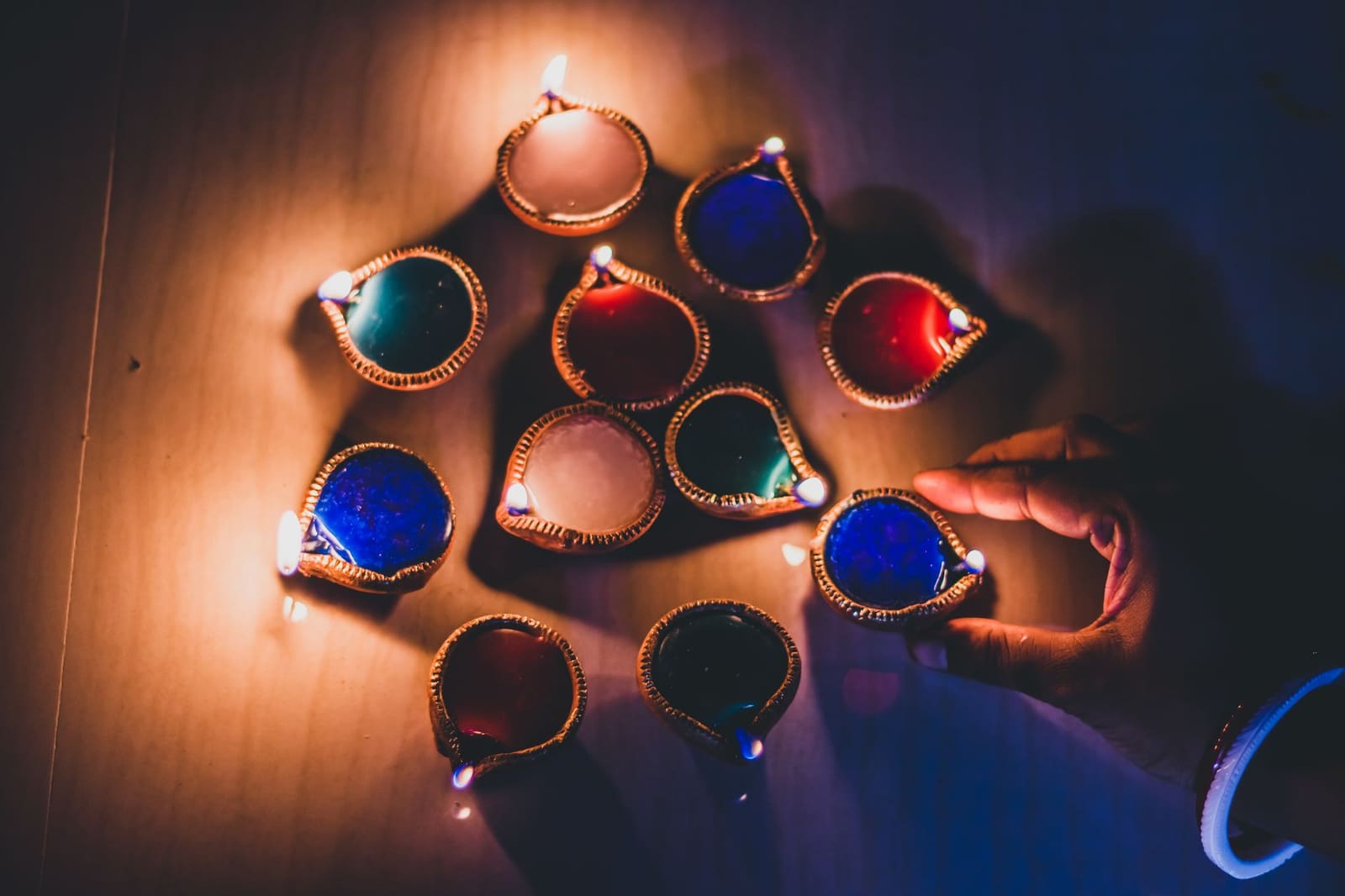 Brandende olielampjes tijdens Diwali, het Indiase Festival of Lights