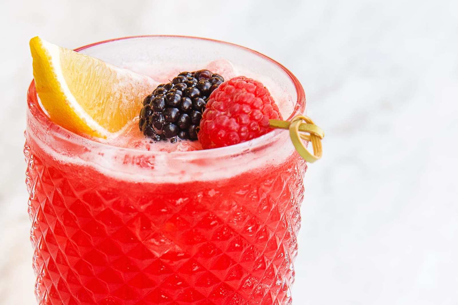cocktail met garnering van dichtbij