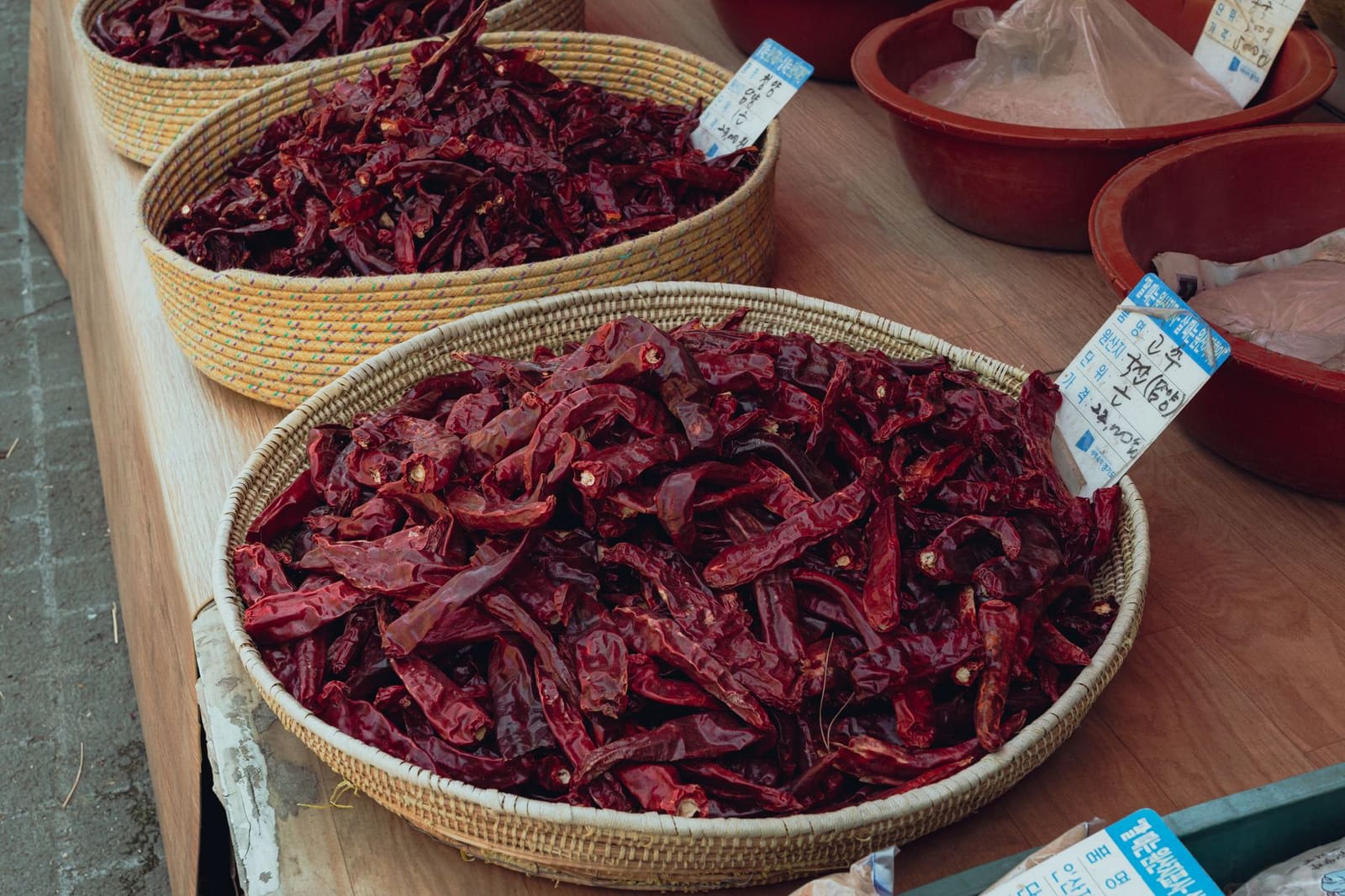 Rode Koreaanse chilipepers, de pittige basis van de nieuwe siroop