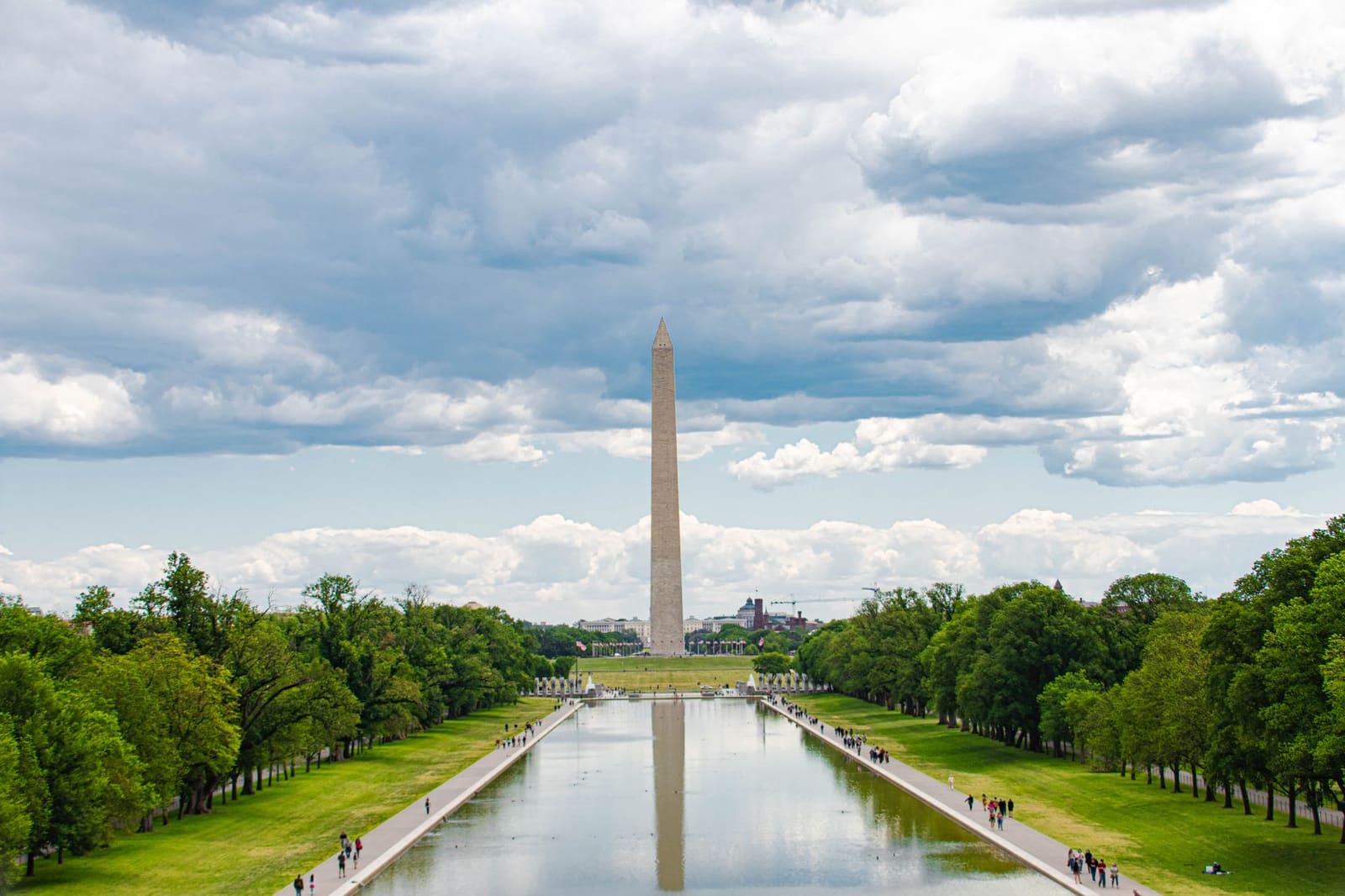 Straatbeeld van Washington D.C. met historische gebouwen