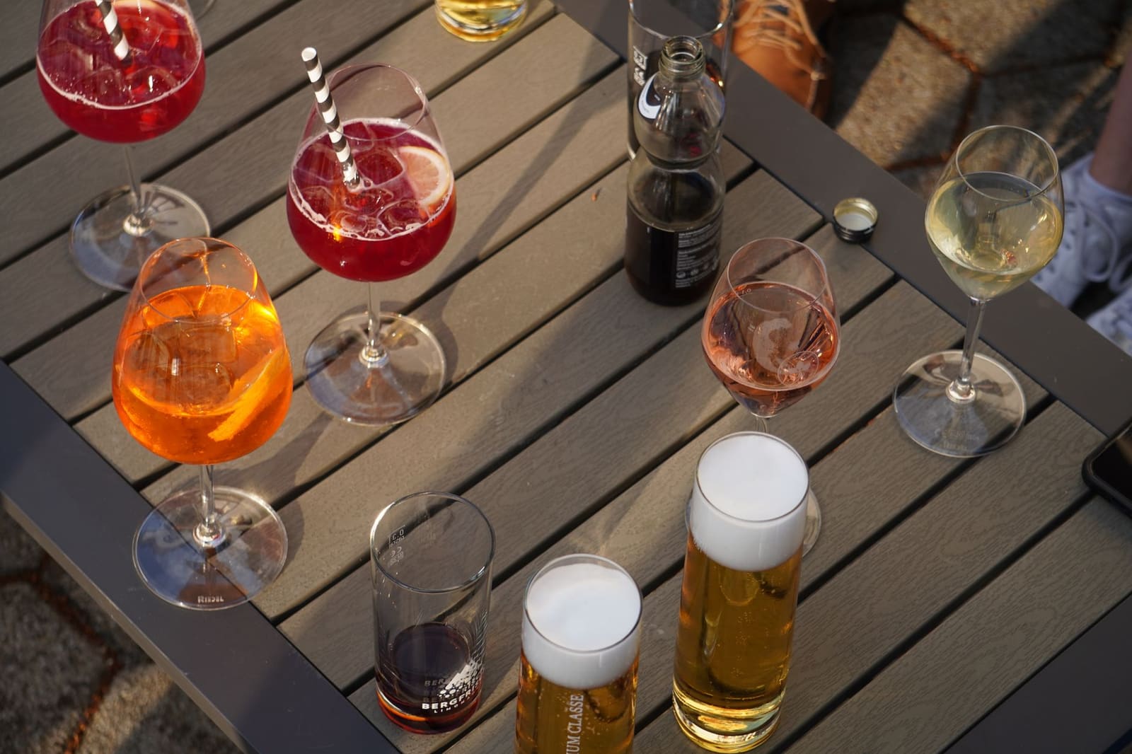 Spritz op een terras in de zon