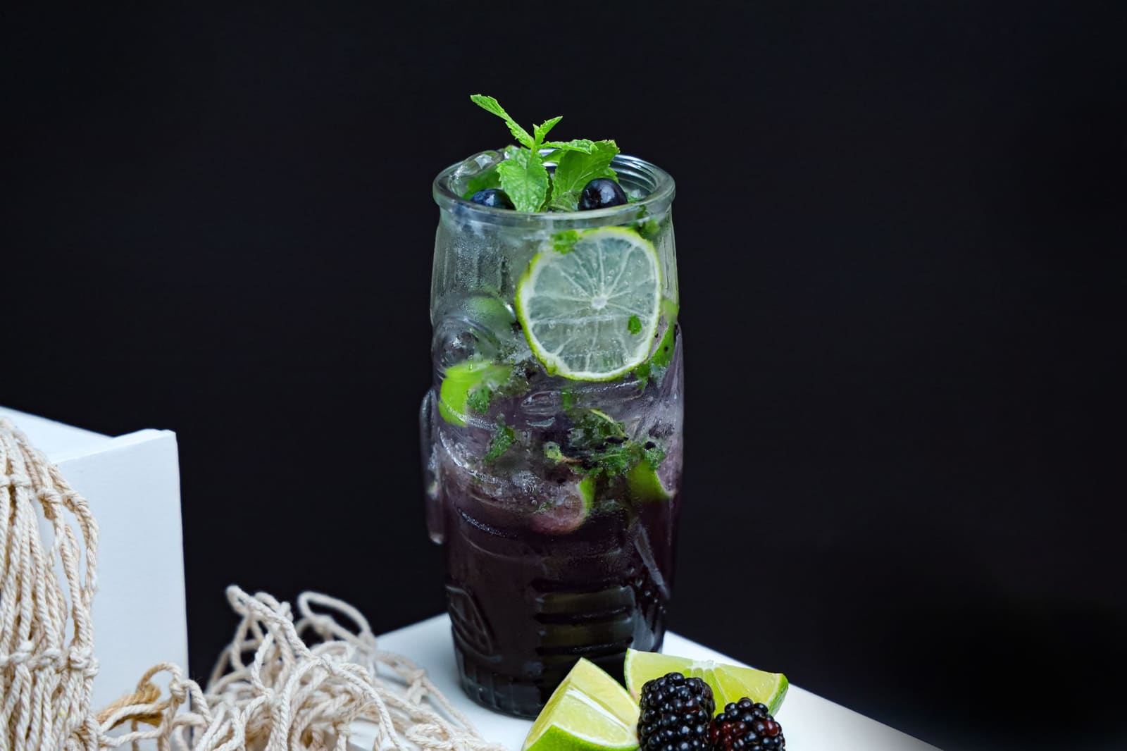 Alcoholvrije cocktail met vers fruit